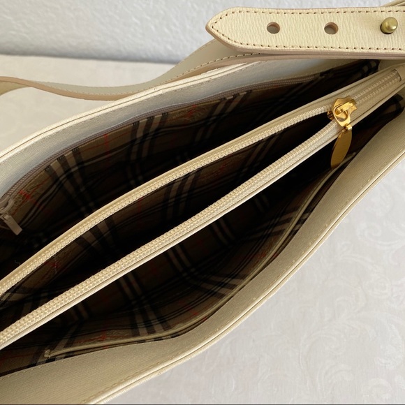 Burberry ivory structured leather hobo bag - Picture 10 of 13